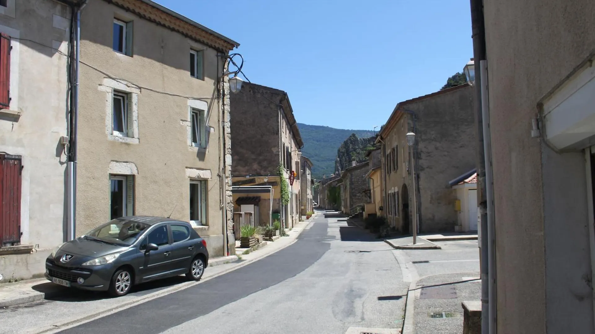 Comfortable Village Apartment In Barbieres With Access To Large Garden With Beautiful Views